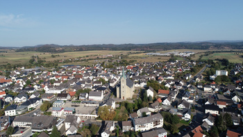 Luftbild mit Blick auf die Niederstrasse